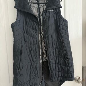 Columbia Women's Black Quilted Hooded Vest with Zippered Pockets